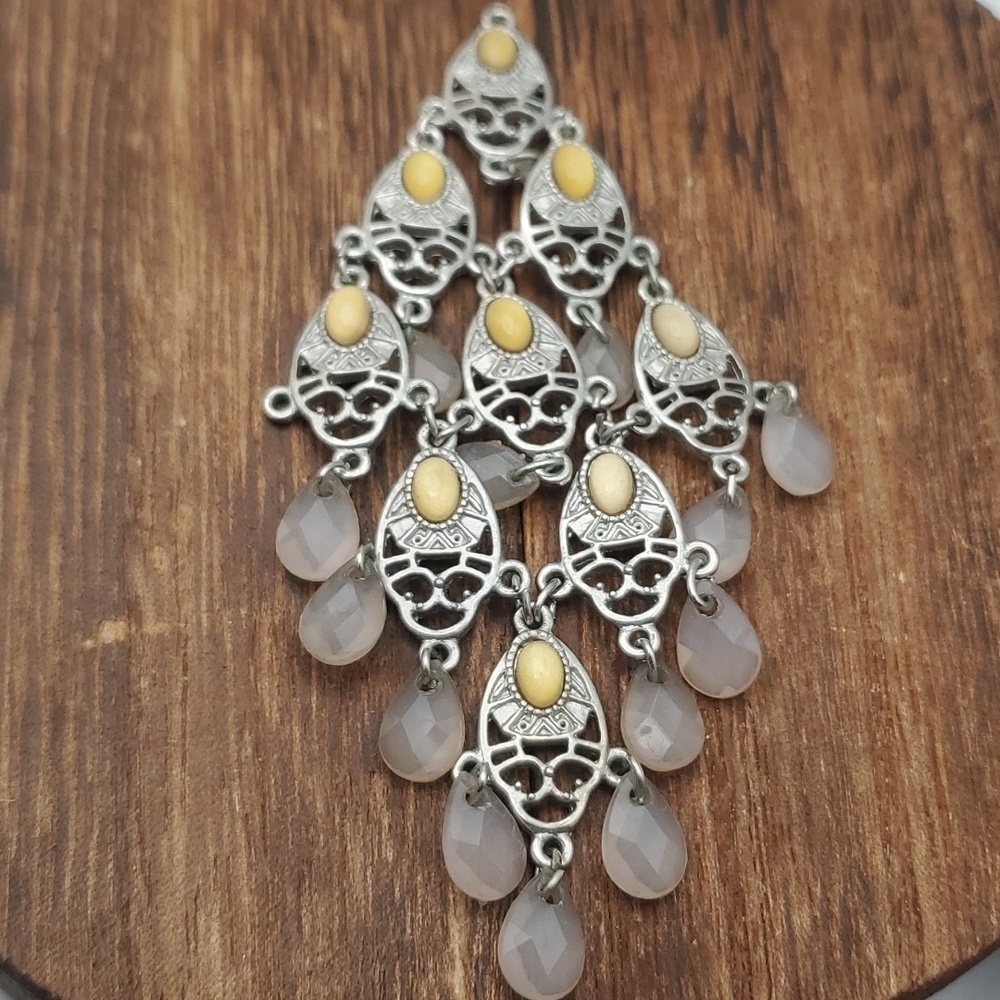 Lacey afghan dewdrop pendant